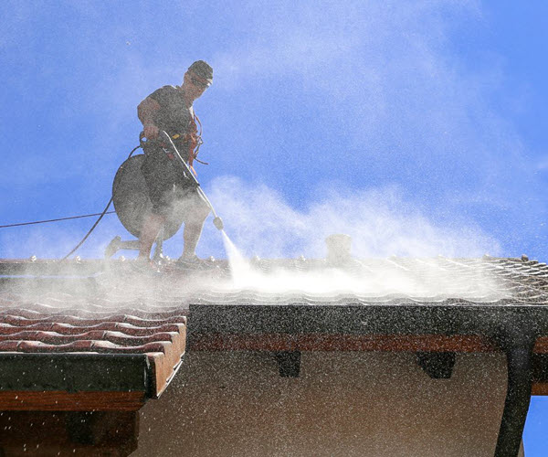 Roof Cleaning Mons