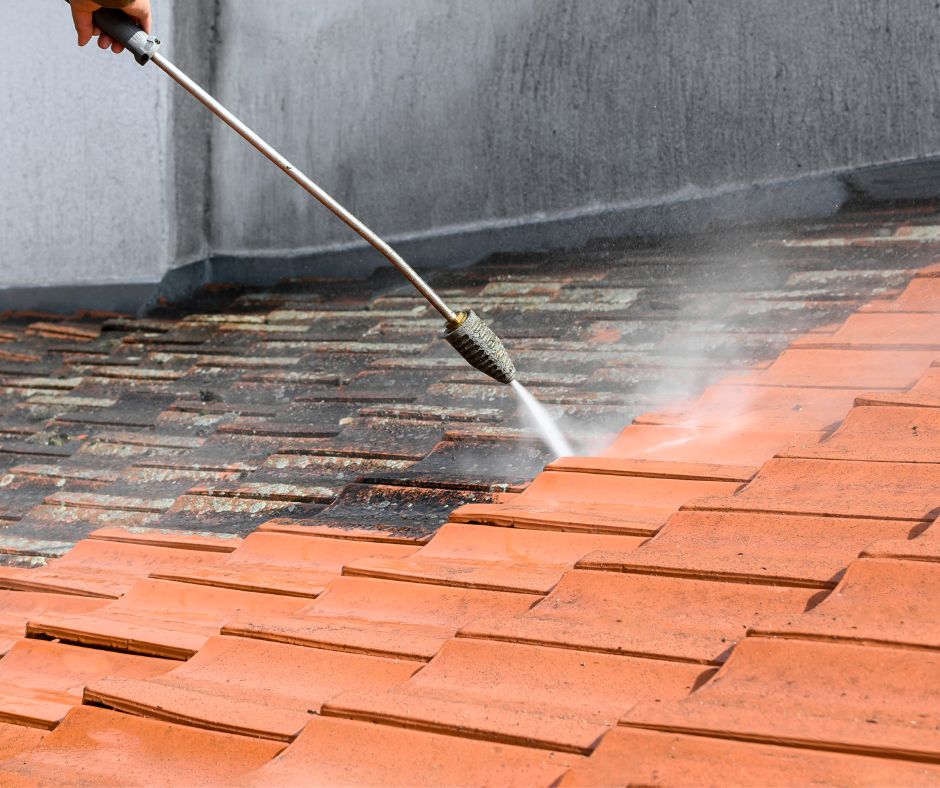 dirty roof cleaning using pressure washer Mons